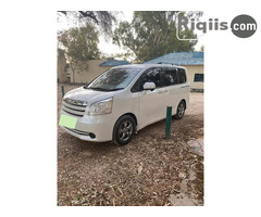 gaadhi iiba Toyota Noha