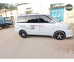 gaadhi iiba Toyota Noha