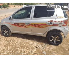 gaadhi iiba Toyota Vitz