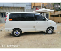 gaadhi iiba Toyota Noha