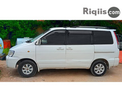 gaadhi iiba Toyota Noha